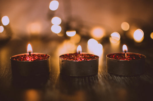 Why Paraffin Wax Candles Are Harming the Air in Your Home 🚫🏠